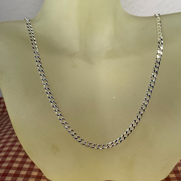 NEW 6.8 grams 16" Italian Curb Chain Necklace in Sterling Silver - Picture 2 of 5
